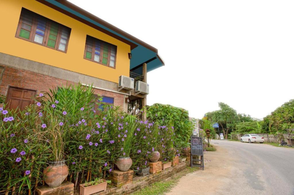 Oyo 1155 Bikers House And Enduro Tours Chiang Mai Hotel Luaran gambar